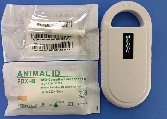 Μικροτσίπ 6 αναμεταδοτών RFID ISO αυτοκόλλητες ετικέττες με τον επαναχρησιμοποιήσιμο εγχυτήρα 2.12*12mm εκχύσιμοι αναμεταδότες