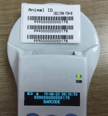 Αδιάβροχη συσκευή ανάγνωσης χειρός RFID με οθόνη OLED 128x32 USB για πλαστική λύση μεγάλης εμβέλειας για κατοικίδια ζώα και αγροκτήματα και χρήση σε ράντσο 125 khz